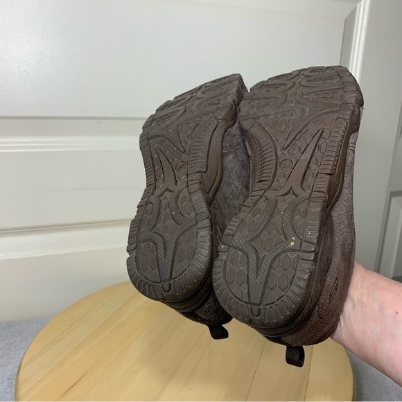 SKECHERS outdoor active brown slip on shoes suede comfort memory foam walking 7 - Picture 9 of 14